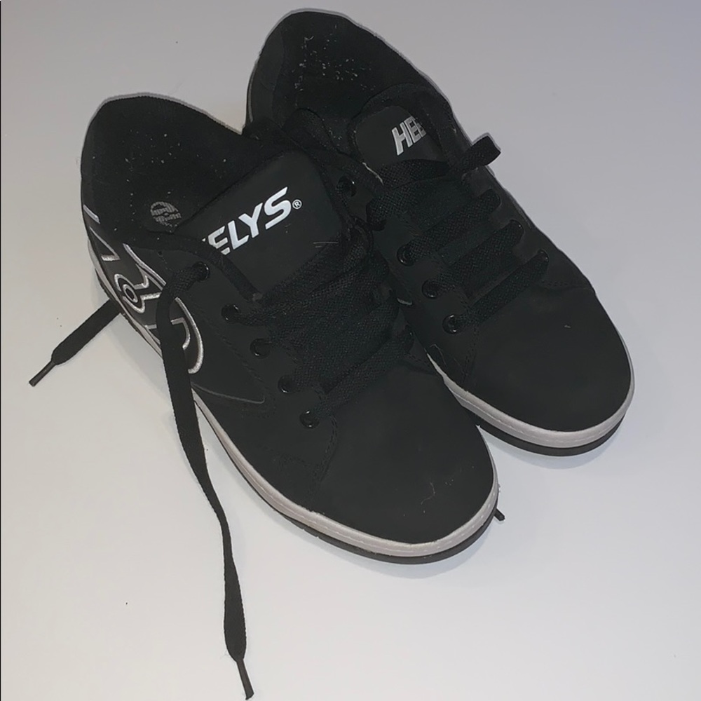 Heelys black skating sneakers boys youth size 5